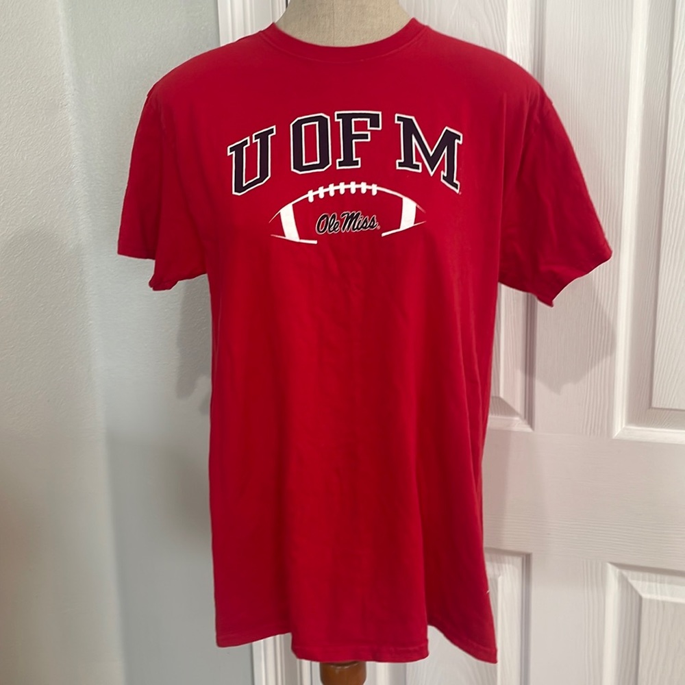 U of M T-shirt Ole Miss rebels football Russell university of Mississippi red M